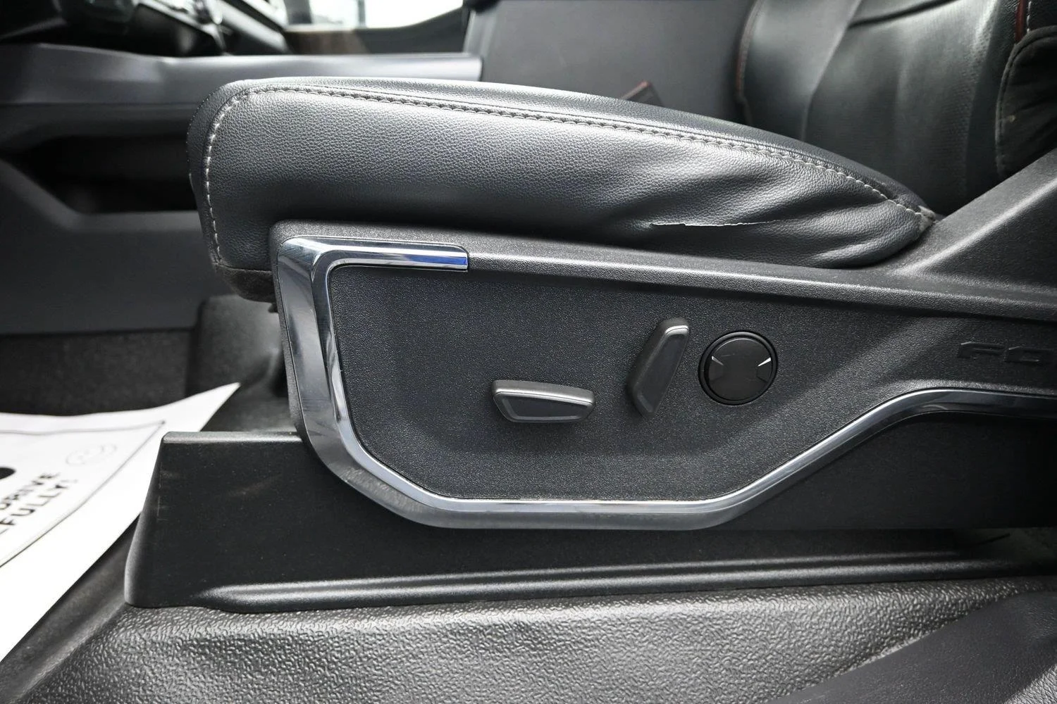 Used 2024 Carbonized Gray Ford LARIAT image 24