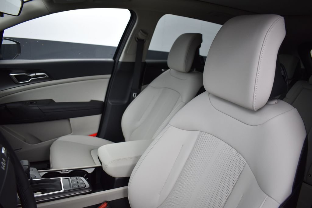 2026 Kia Sportage EX - Photo 9