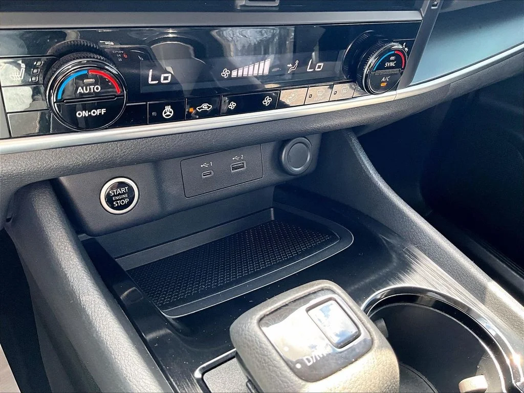 Used 2021 Black Nissan S image 32