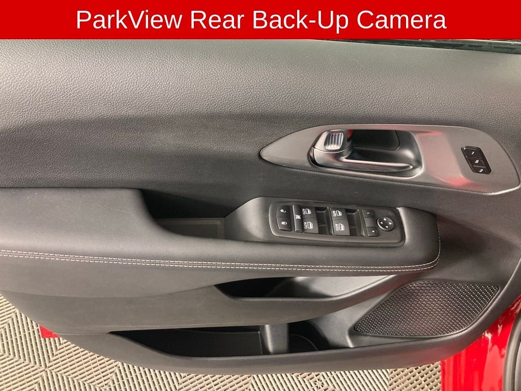2026 Chrysler Pacifica Select - Photo 13