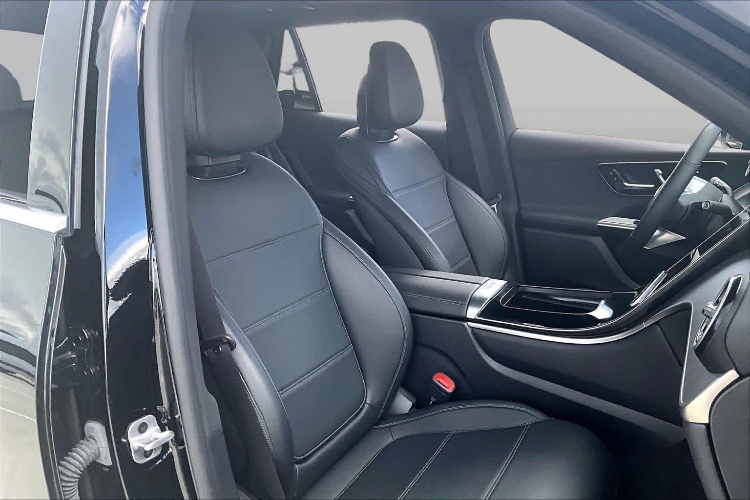 Used 2025 Black Mercedes-Benz GLC 300 image 8