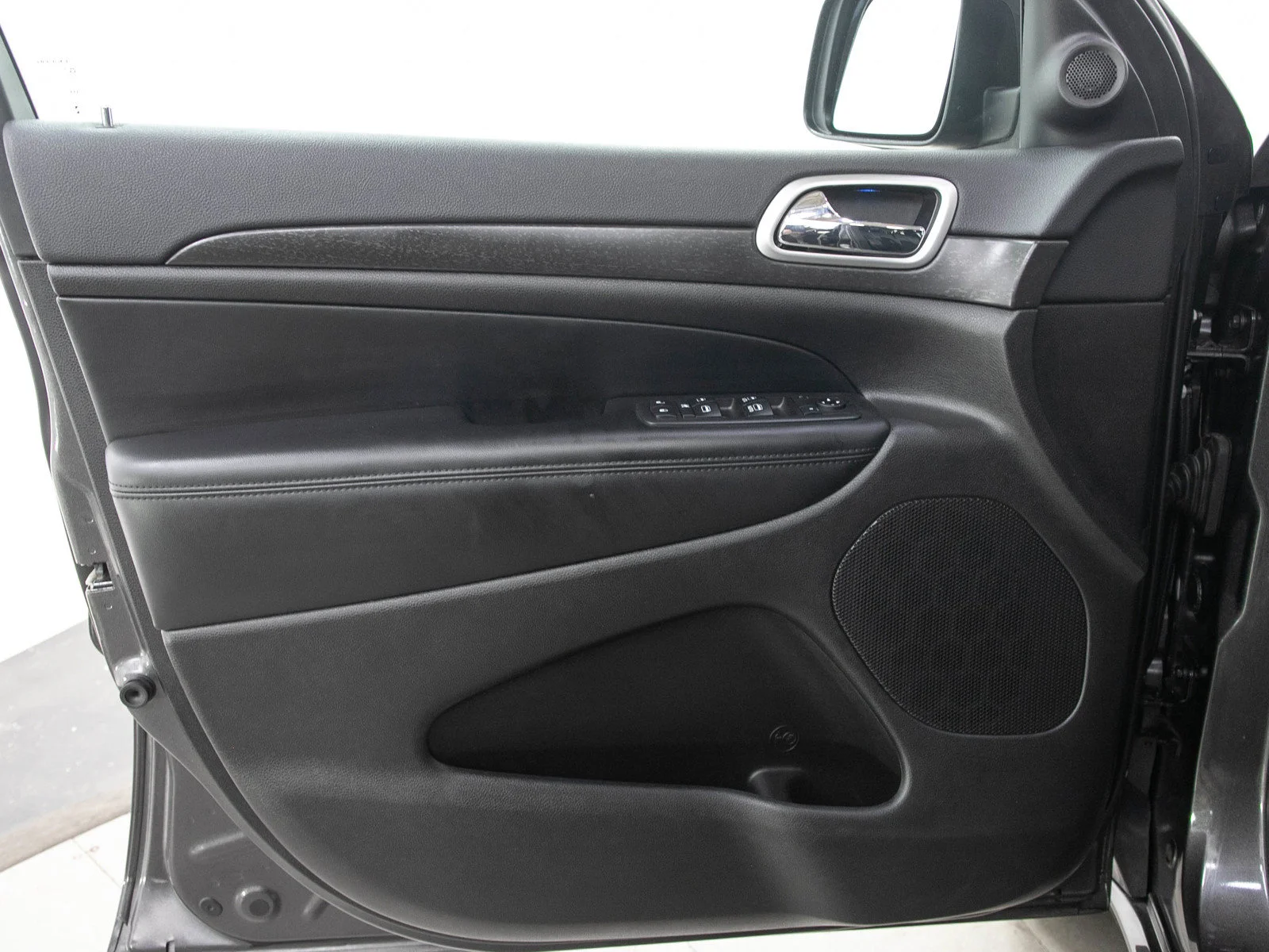 Used 2018 Granite Crystal Metallic Clearcoat Jeep Altitude image 20
