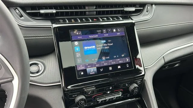 Certified Used 2023 Silver Jeep Altitude image 16
