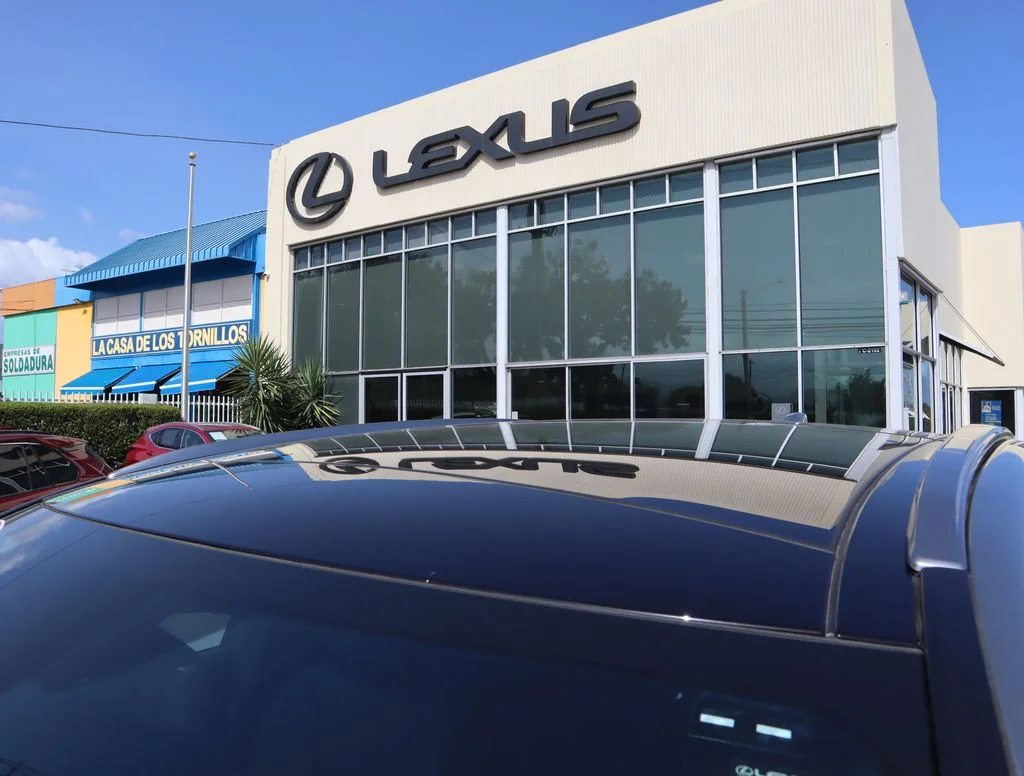Used 2024 White Lexus 450h+ Luxury image 9