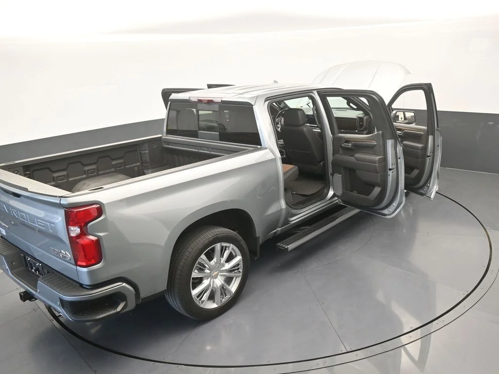 Used 2024 Sterling Gray Metallic Chevrolet High Country image 82