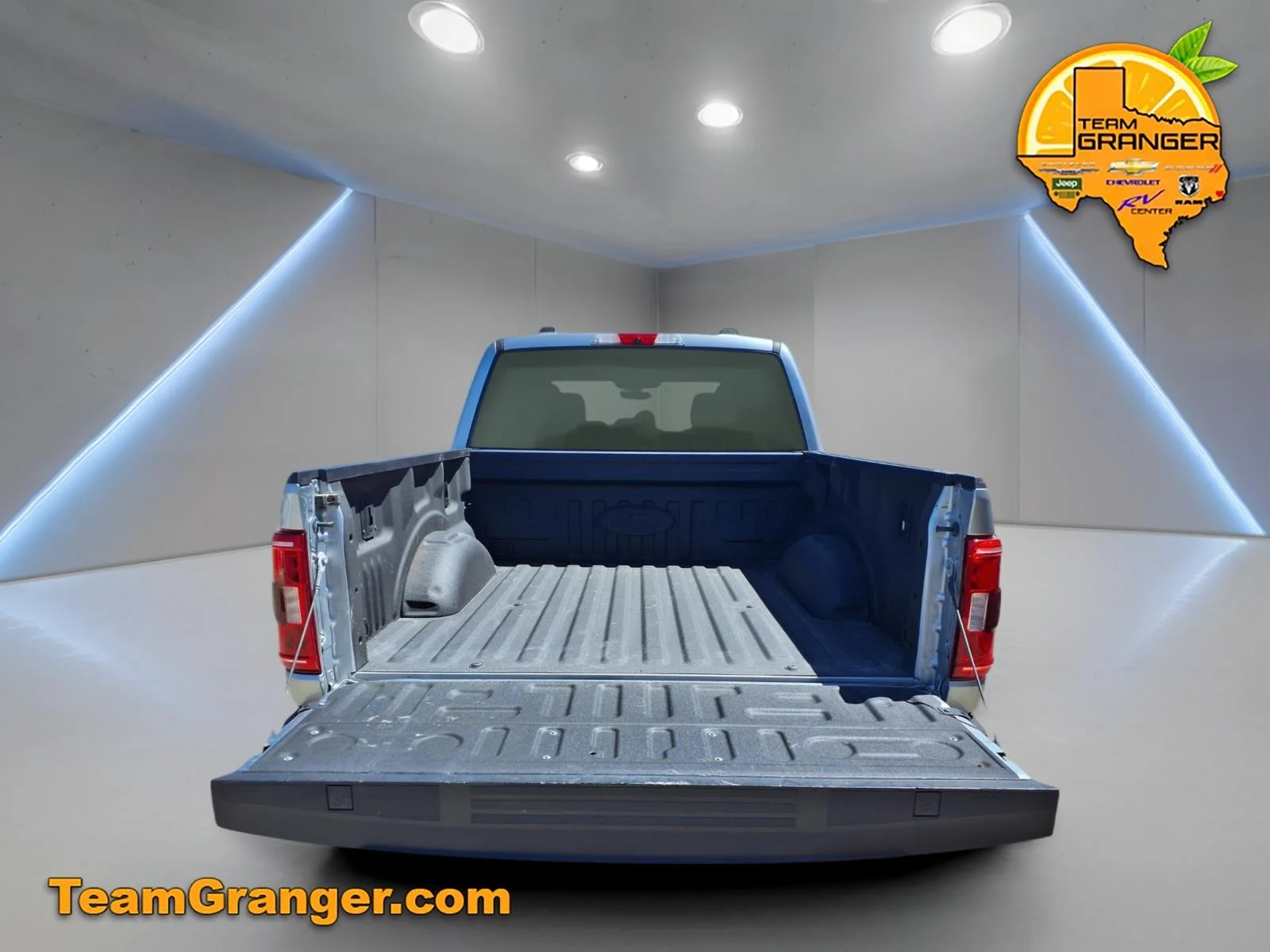 Used 2022 Silver Ford XLT image 9