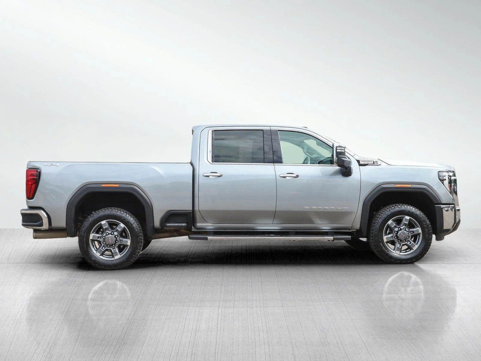 Used 2025 Sterling Metallic GMC SLT image 6