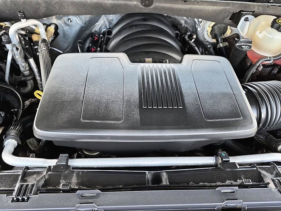Used 2021 Summit White Chevrolet LT image 37