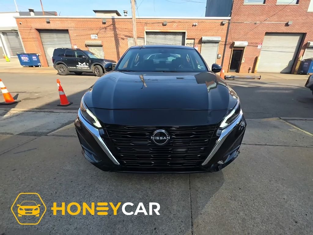 2023 Nissan Altima SV