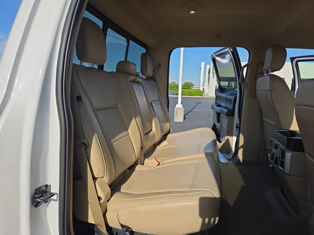 Used 2019 White Ford Lariat image 30