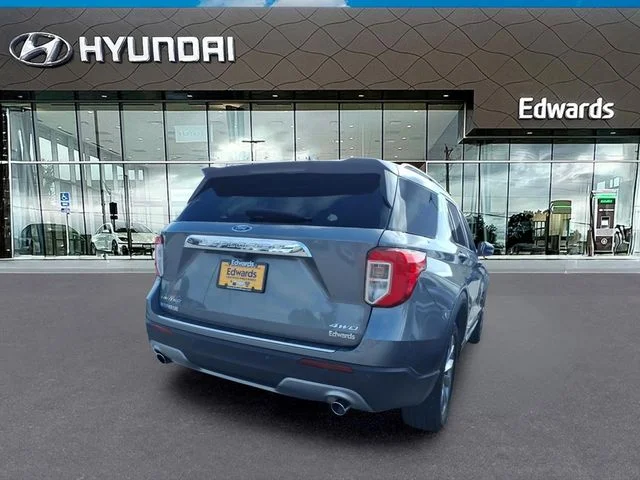 Used 2022 Gray Ford Limited image 4
