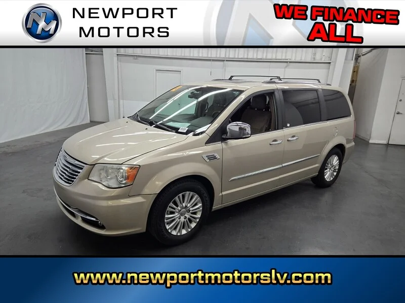 Used 2013 Cashmere Pearl Chrysler Limited image 1