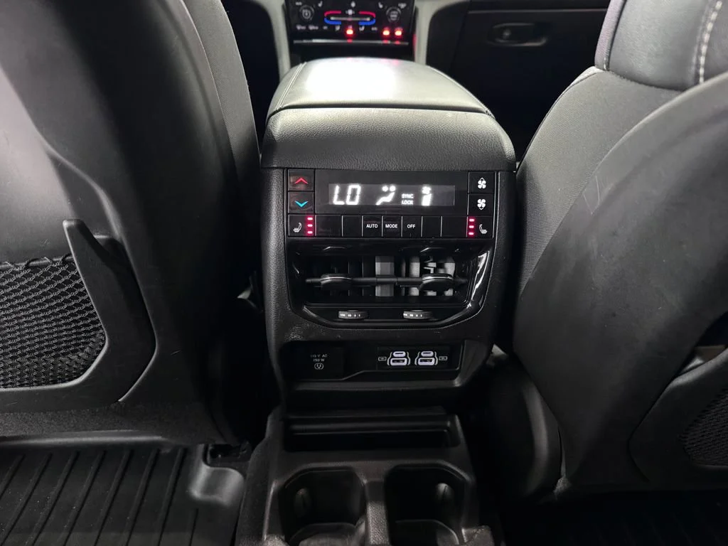 Used 2022 Baltic Gray Metal Jeep Limited image 26