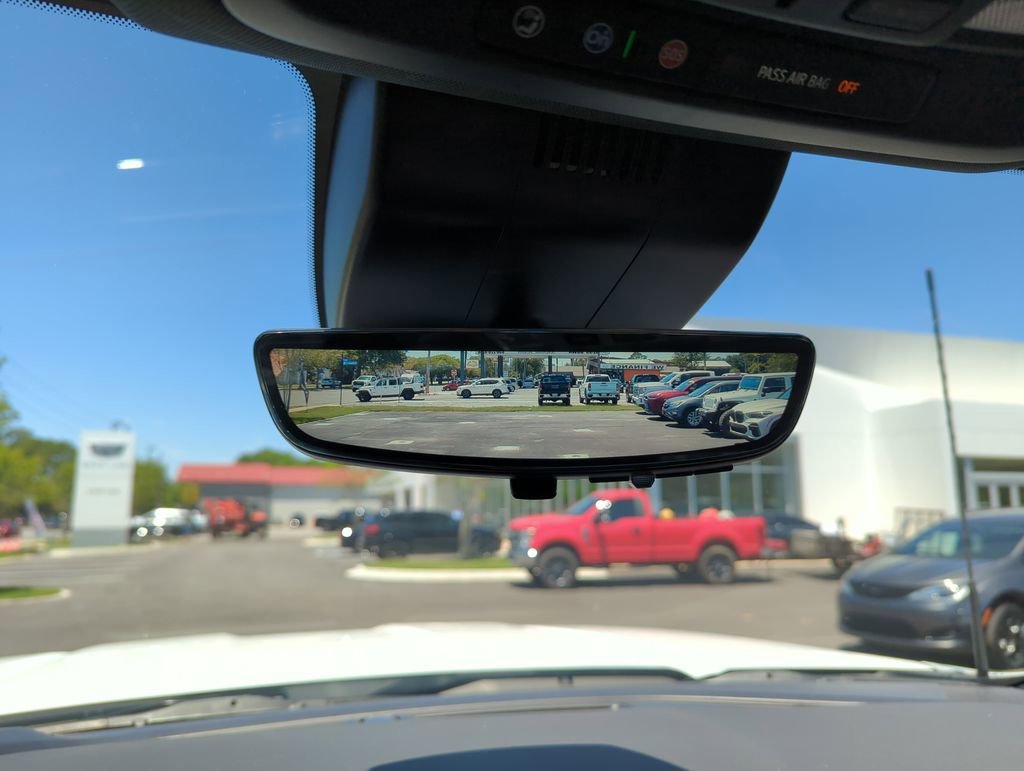 Used 2025 Summit White GMC AT4 image 26