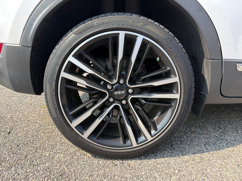 Used 2018 White Platinum Clearcoat Metallic Lincoln Reserve image 8