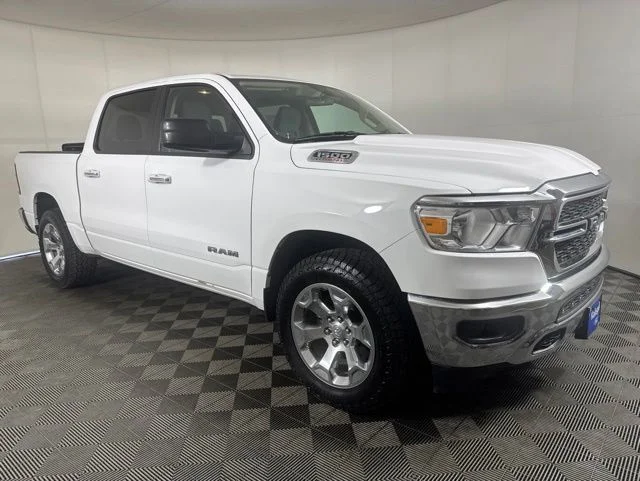 2020 RAM 1500 Big Horn/Lone Star 4x4 Crew Cab 5'7's photo