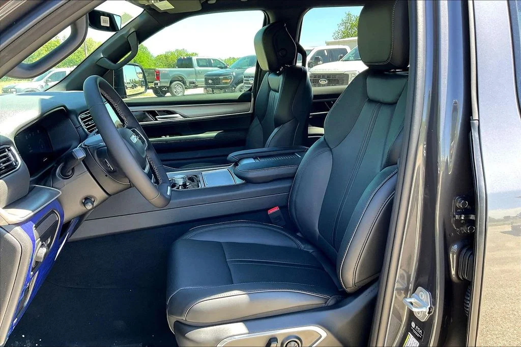 New 2026 Jeep Grand Wagoneer 4D Sport Utility