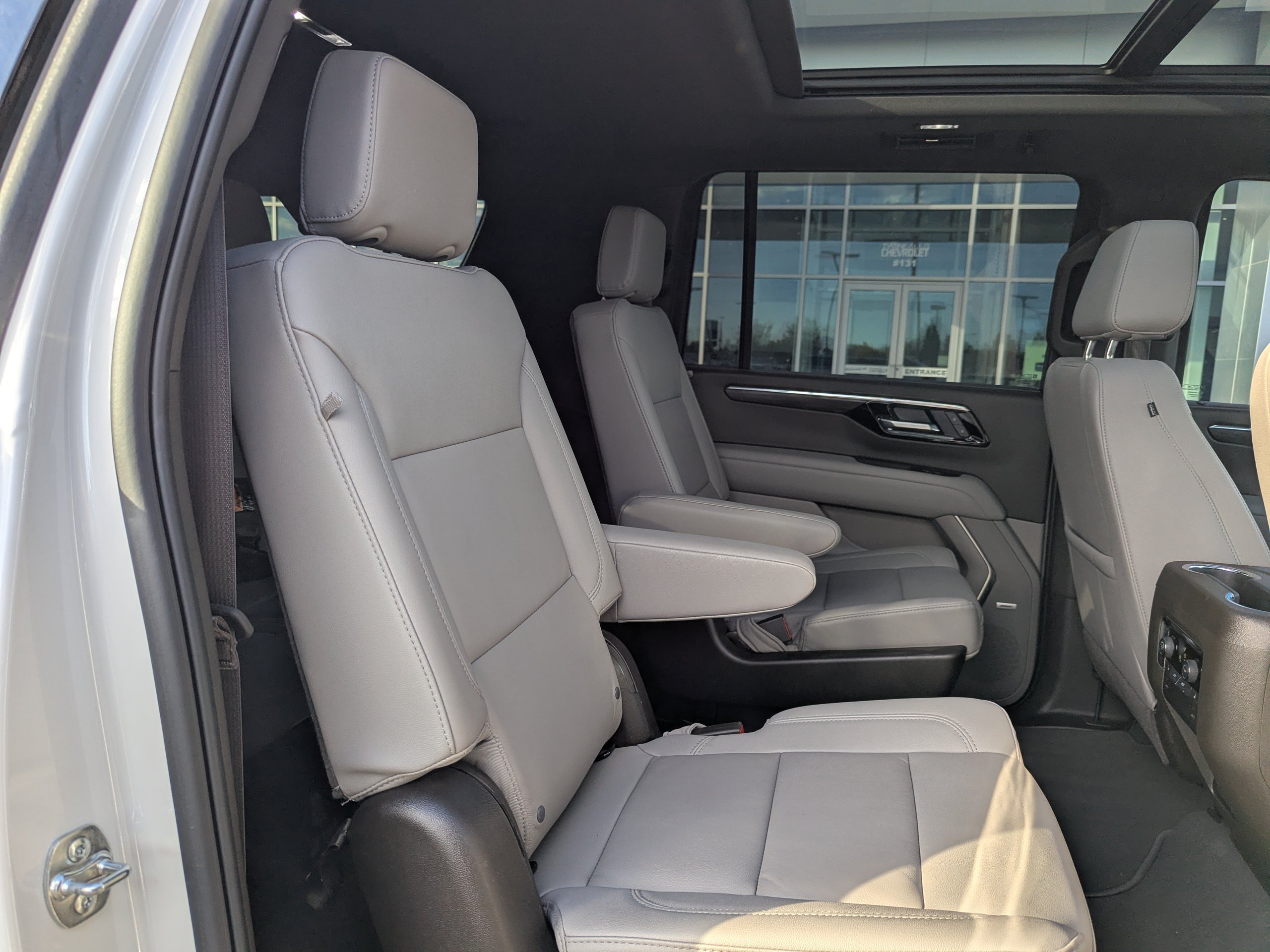 2025 Chevrolet Suburban Z71 - Photo 45