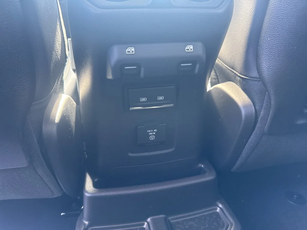 Used 2025 Blue Jeep Sahara image 41