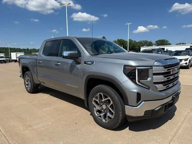 2026 GMC Sierra 4WD Crew Cab Short Box SLE's photo