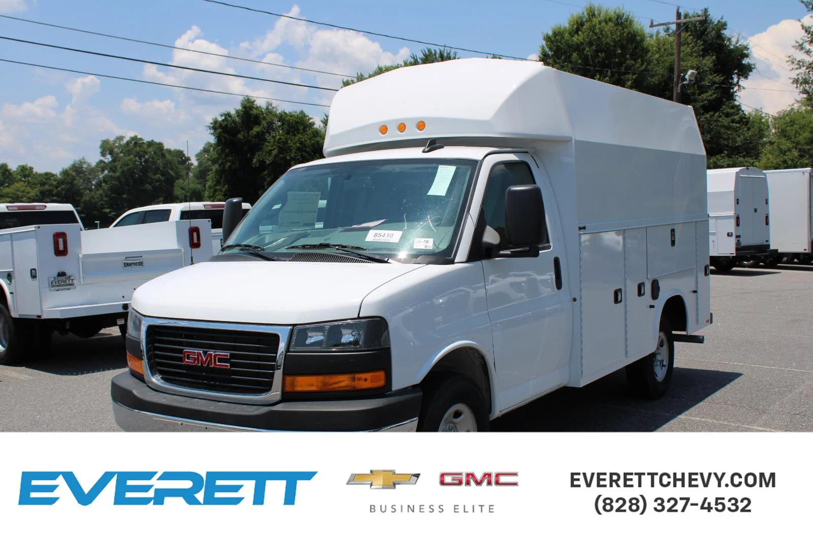 New 2025 Summit White GMC 1WT image 1