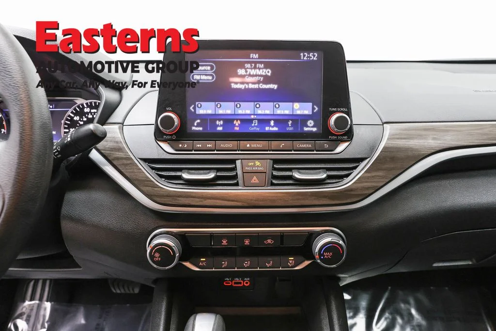 Used 2025 Black Nissan 2.5 SV image 12