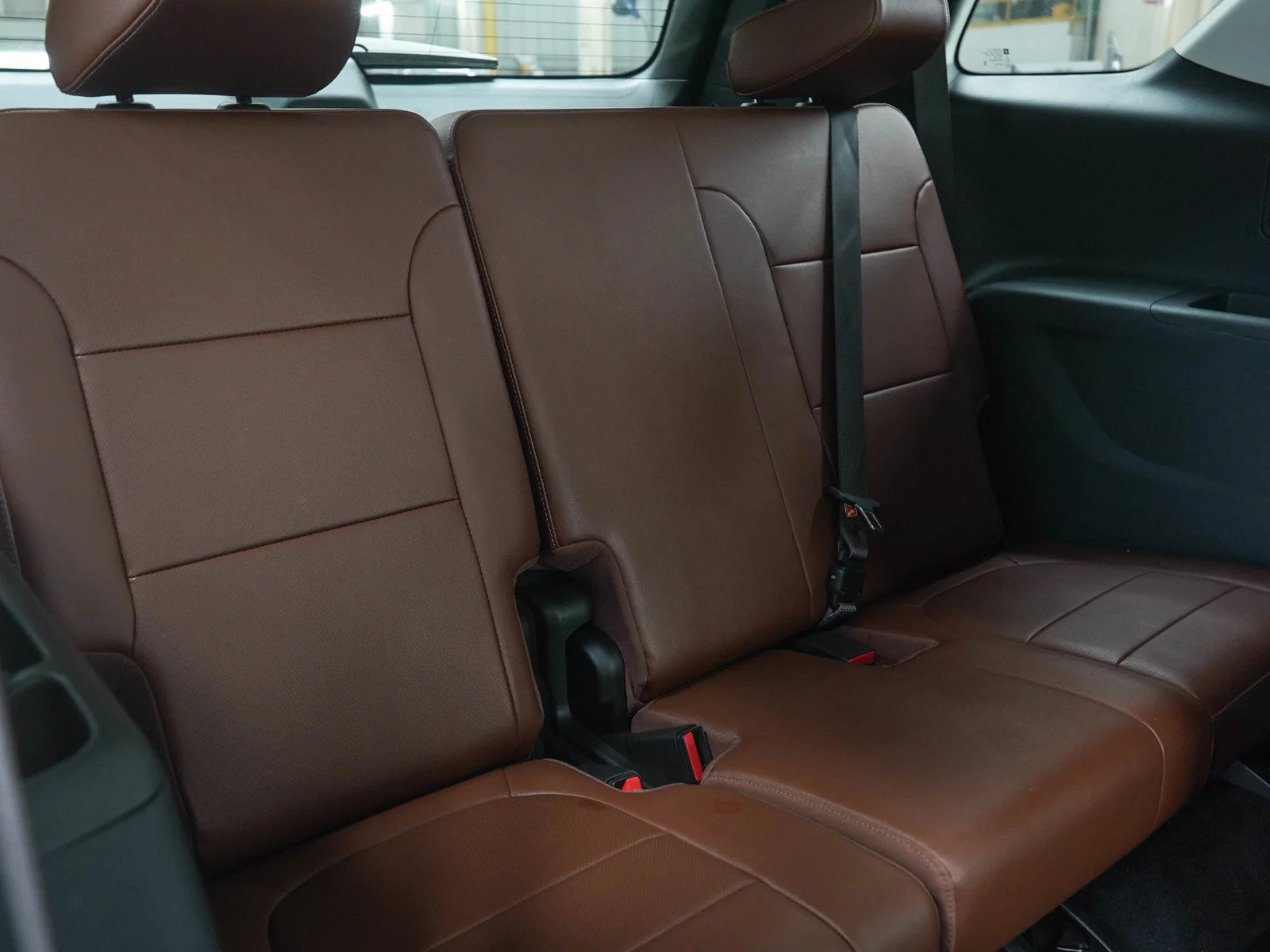 Used 2021 Iridescent Pearl Tricoat Chevrolet High Country image 14