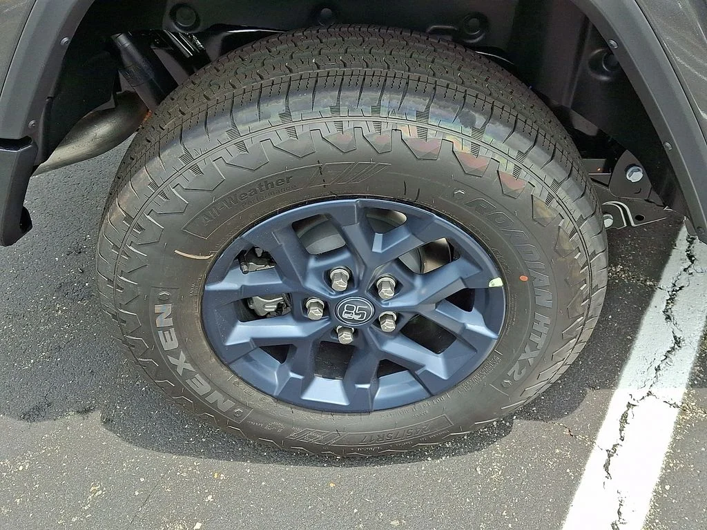 New 2026 Granite Crystal Metallic Clear-Coat Exterior Paint Jeep 85th Anniversary Edition image 5