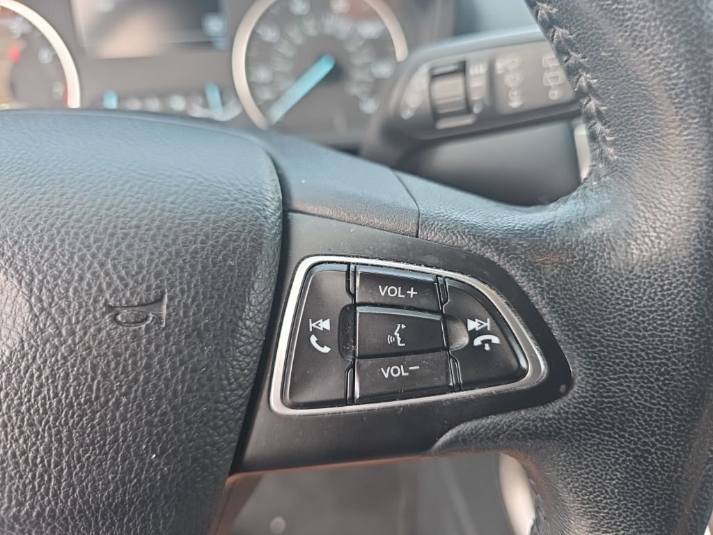 Used 2020  Ford SE image 18