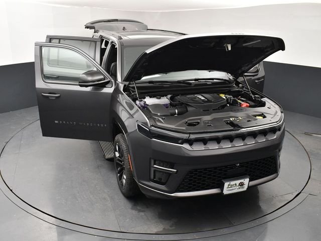 New 2026 Baltic-Gray Metallic Clear-Coat Exterior Paint Jeep Summit Obsidian image 25