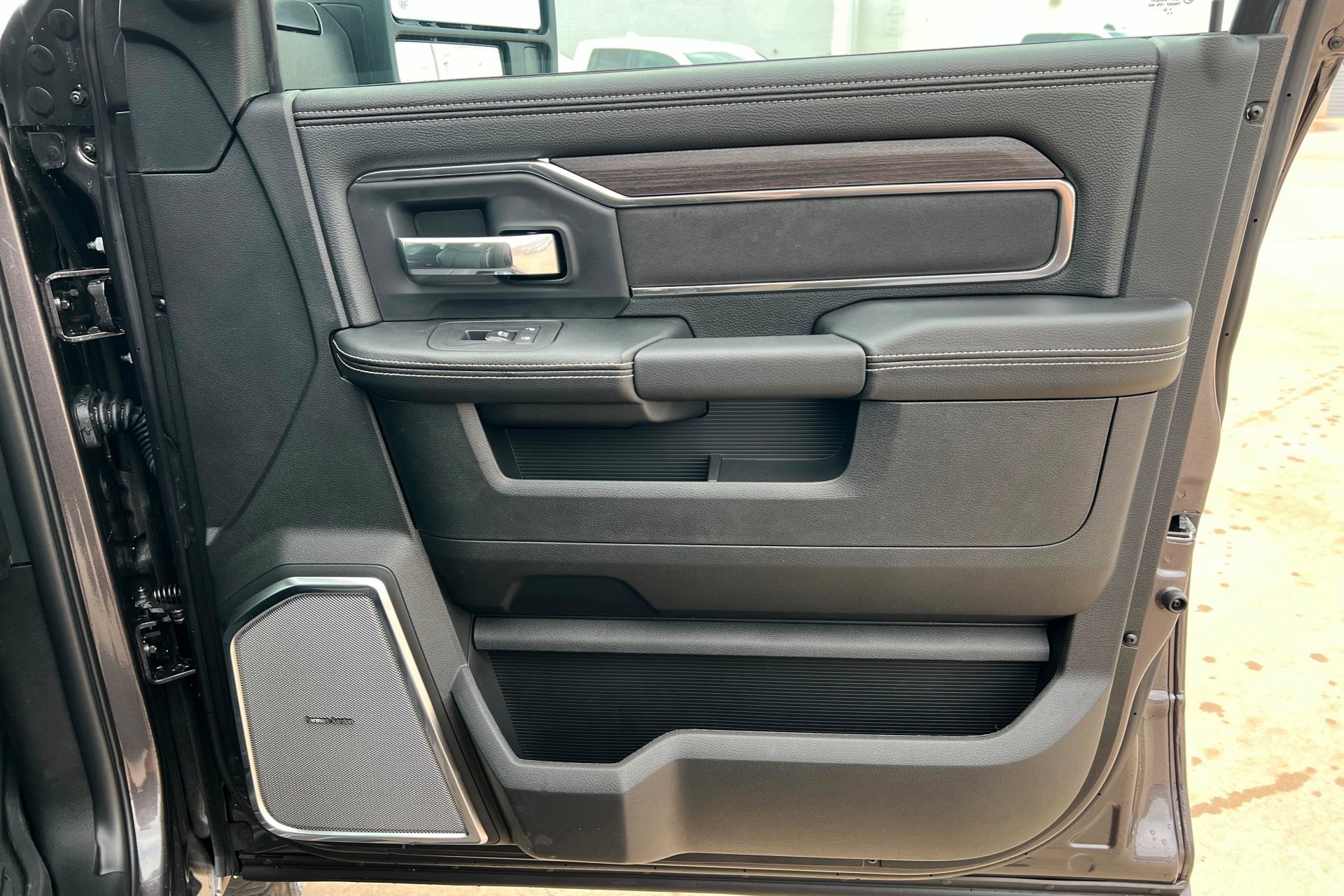 New 2027 Granite Crystal Metallic Clear-Coat Exterior Paint RAM Laramie image 23