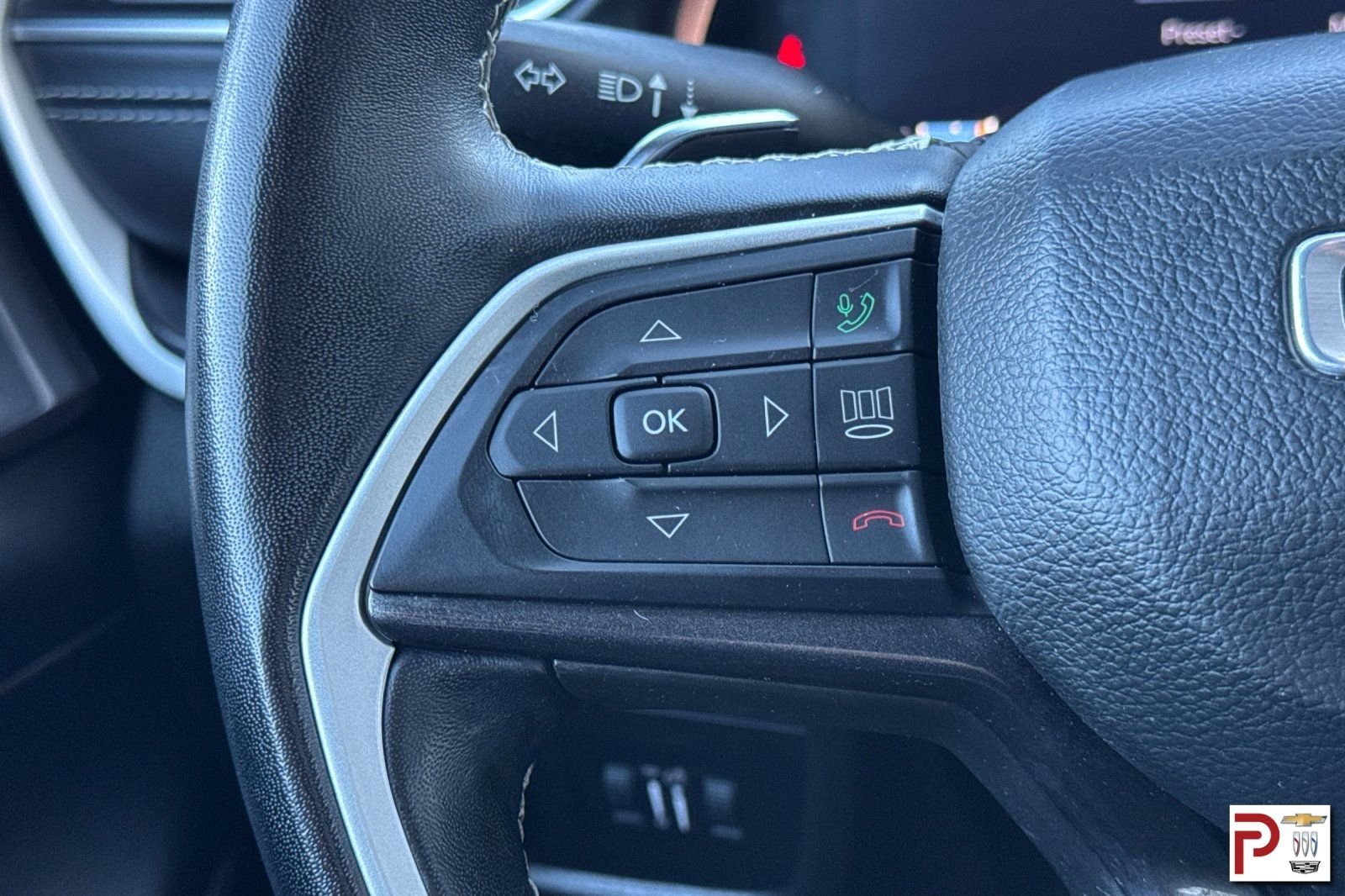 Used 2022 Gray Jeep Laredo image 30