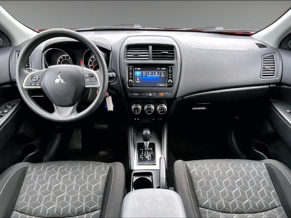 Used 2025 Black Mitsubishi 2.0 ES image 21