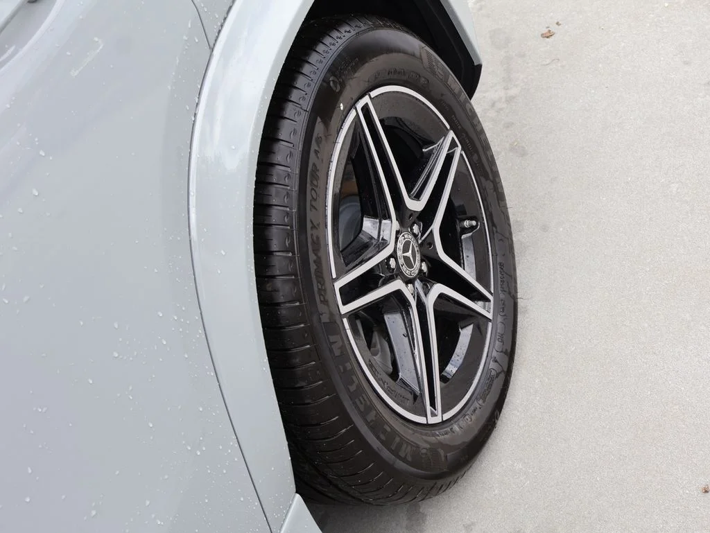 New 2026 MANUFAKTUR Alpine Gray Mercedes-Benz GLE 450 image 39