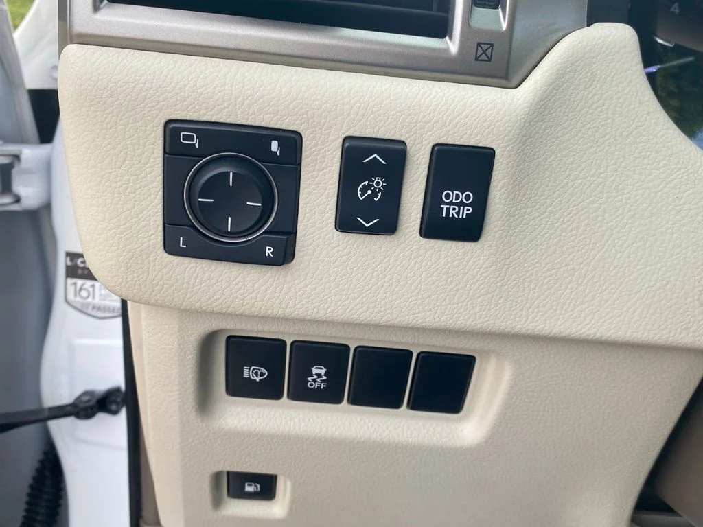 Used 2019  Lexus 460 image 25