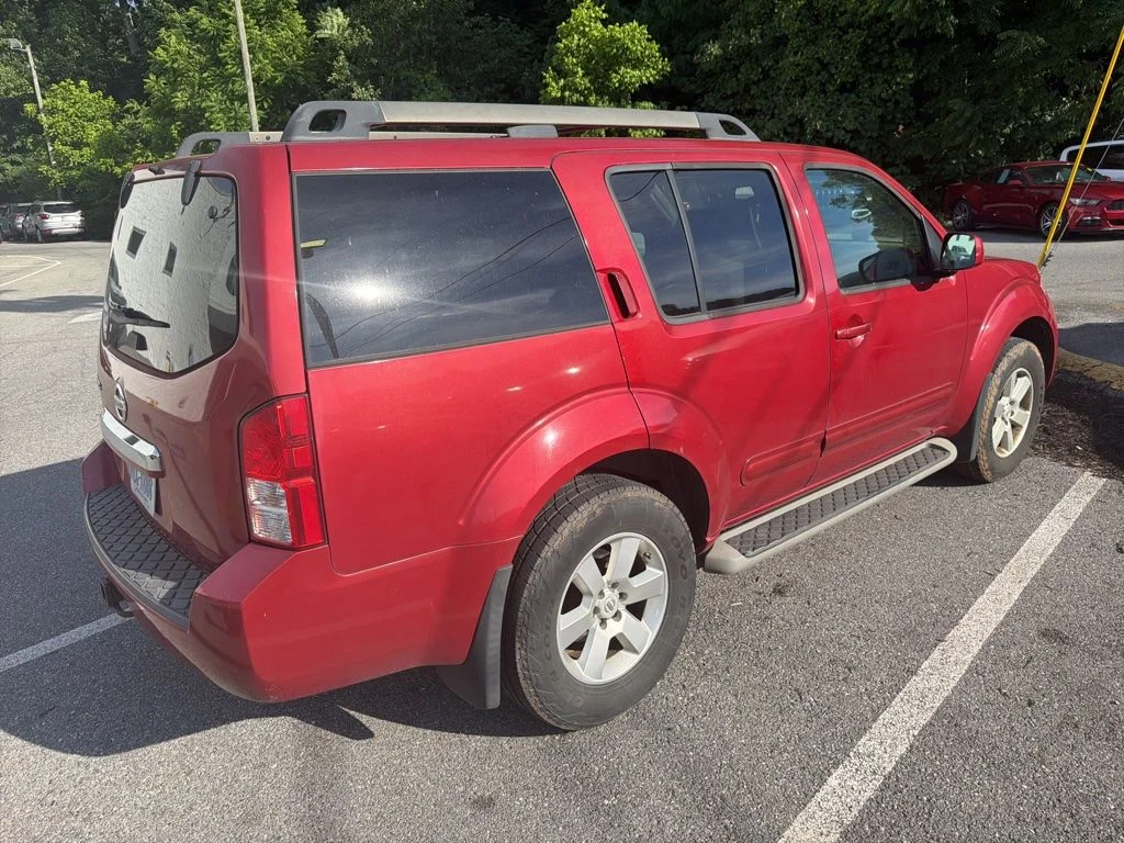 Used 2012 Red Nissan SV image 3