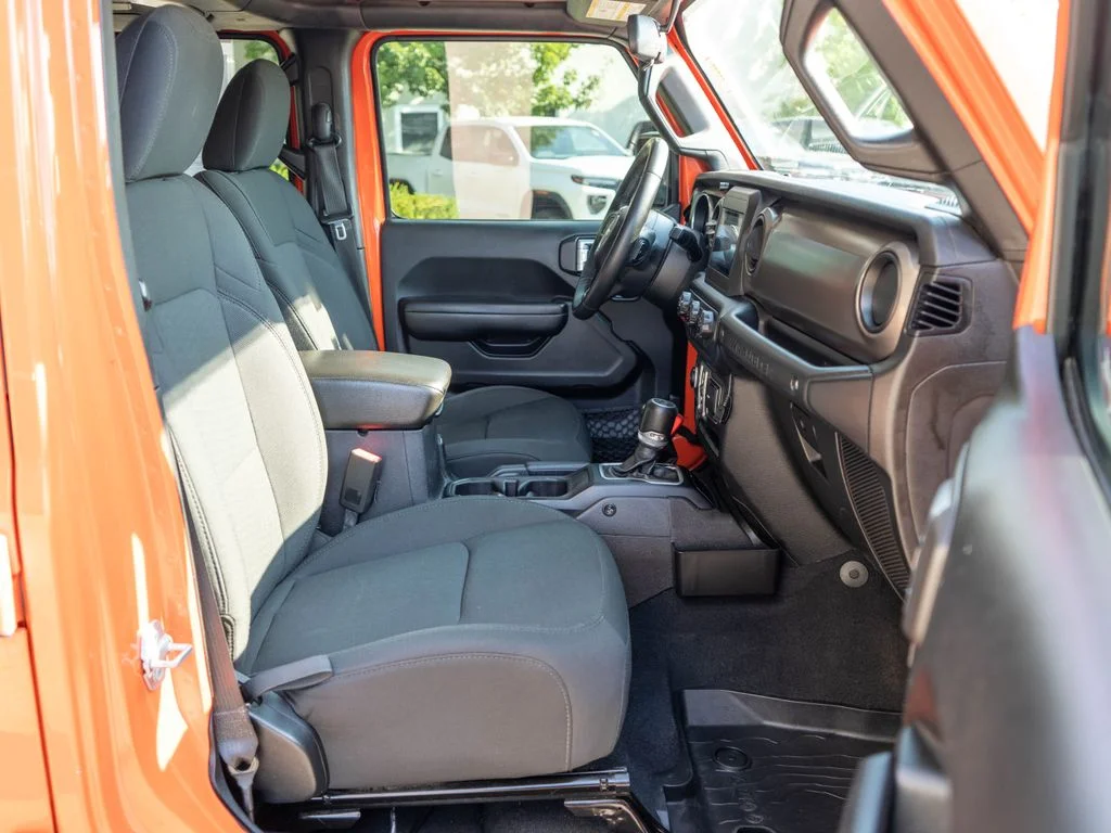 Used 2018 Orange Jeep Unlimited Sport S image 10