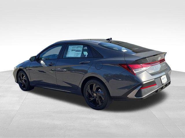 New 2026 Gray Hyundai SEL Sport Plus image 3