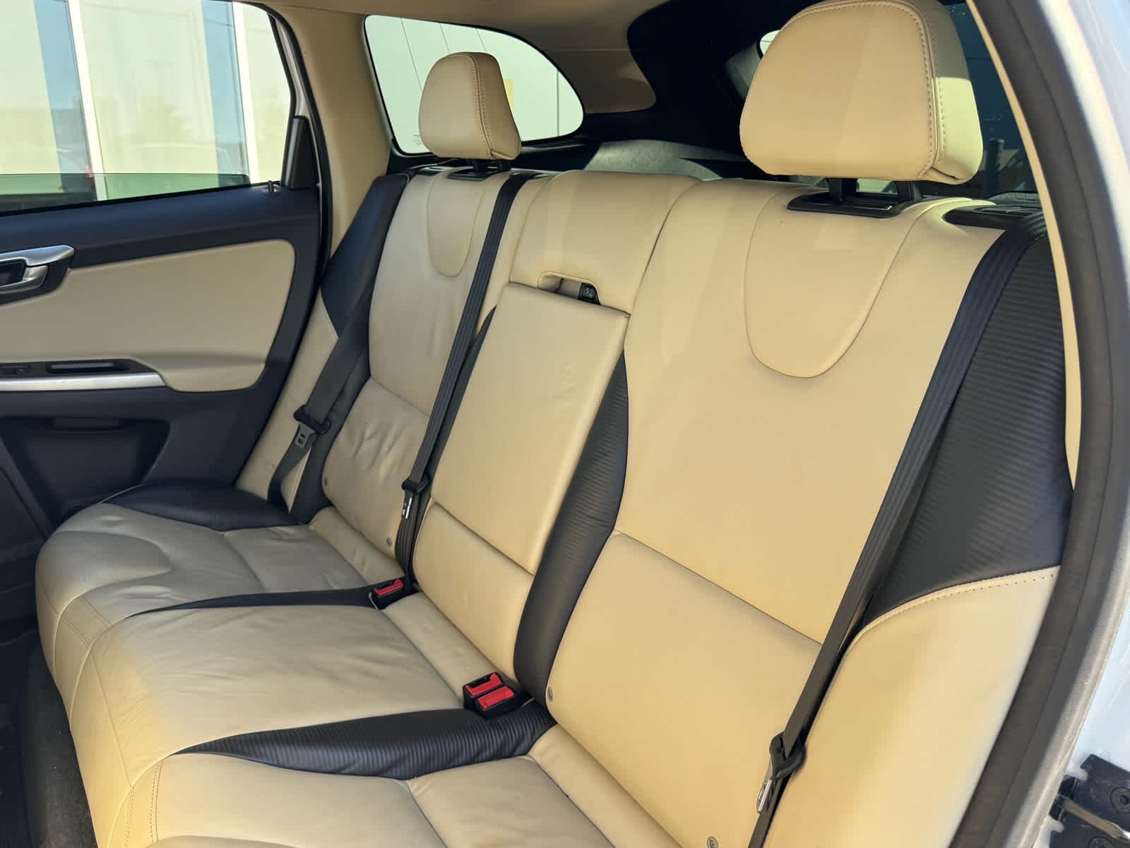 Used 2012 Ice White Volvo 3.0L Premier Plus image 30
