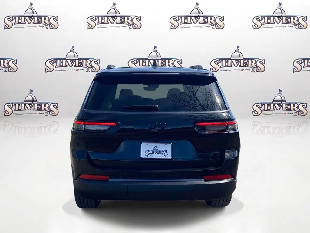 New 2026 Diamond Black Crystal Pearl-Coat Exterior Paint Jeep Limited image 6