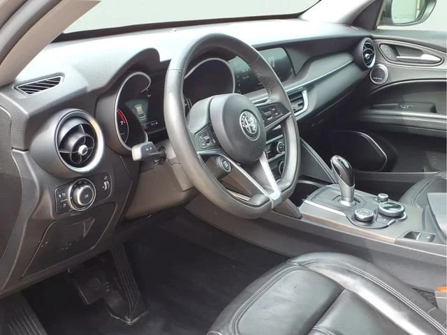 Used 2019  Alfa Romeo Ti image 10