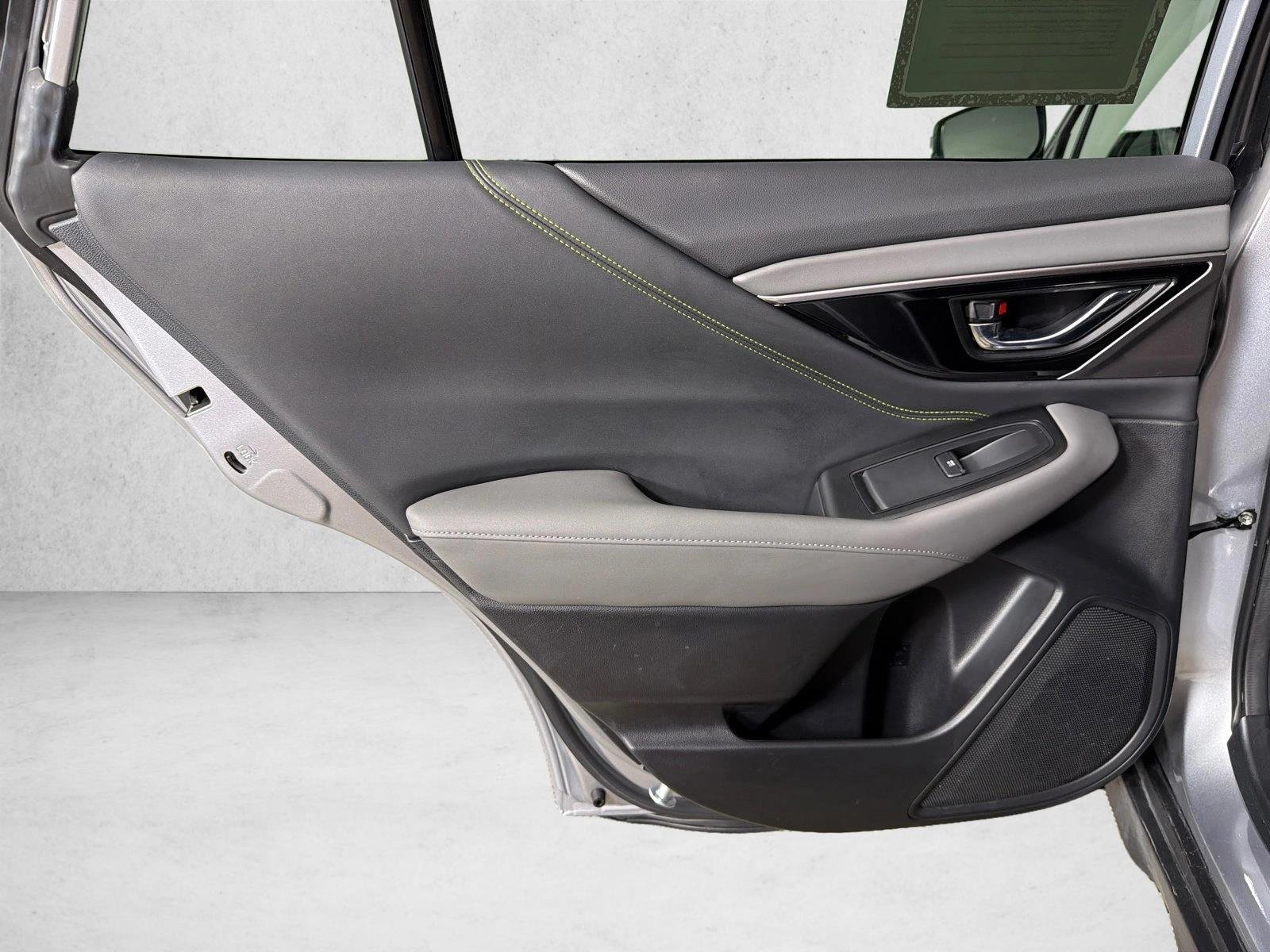 Used 2025 Ice Silver Metallic Subaru Onyx Edition image 23