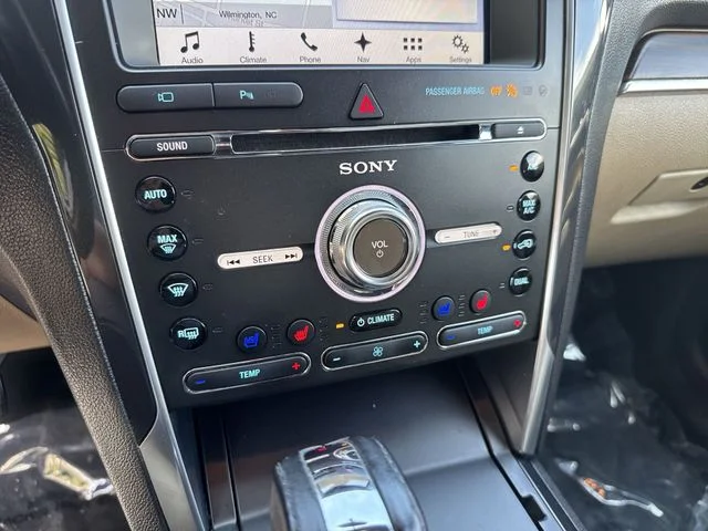 Used 2017 White Ford Limited image 26