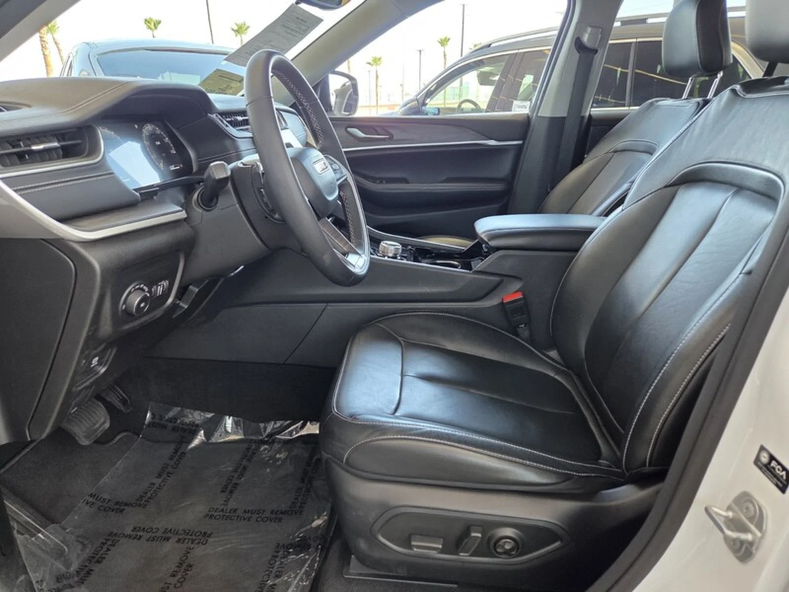 Used 2023 WHITE Jeep Limited image 13