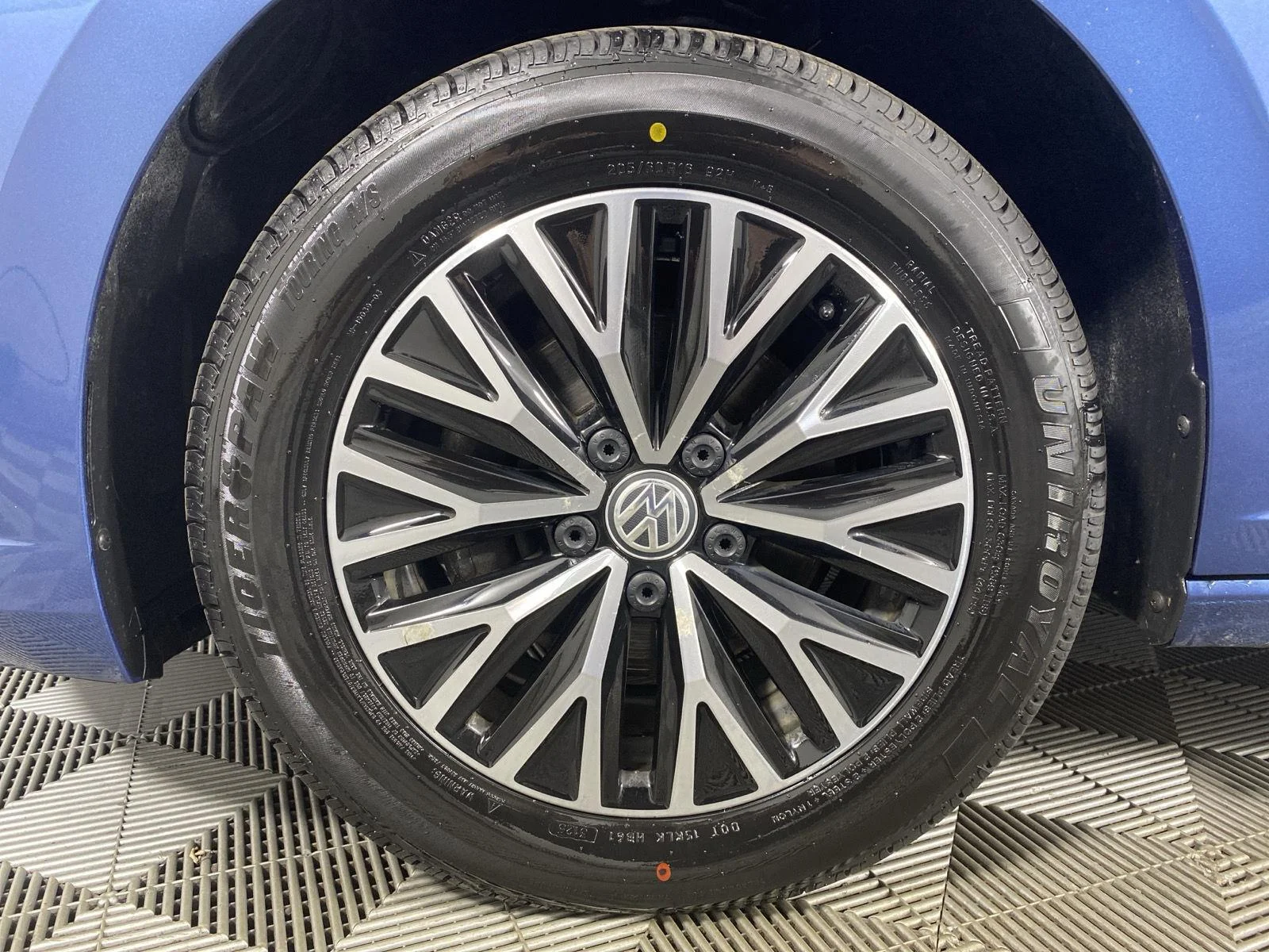 Used 2020 Blue Silk Metallic Volkswagen S image 11