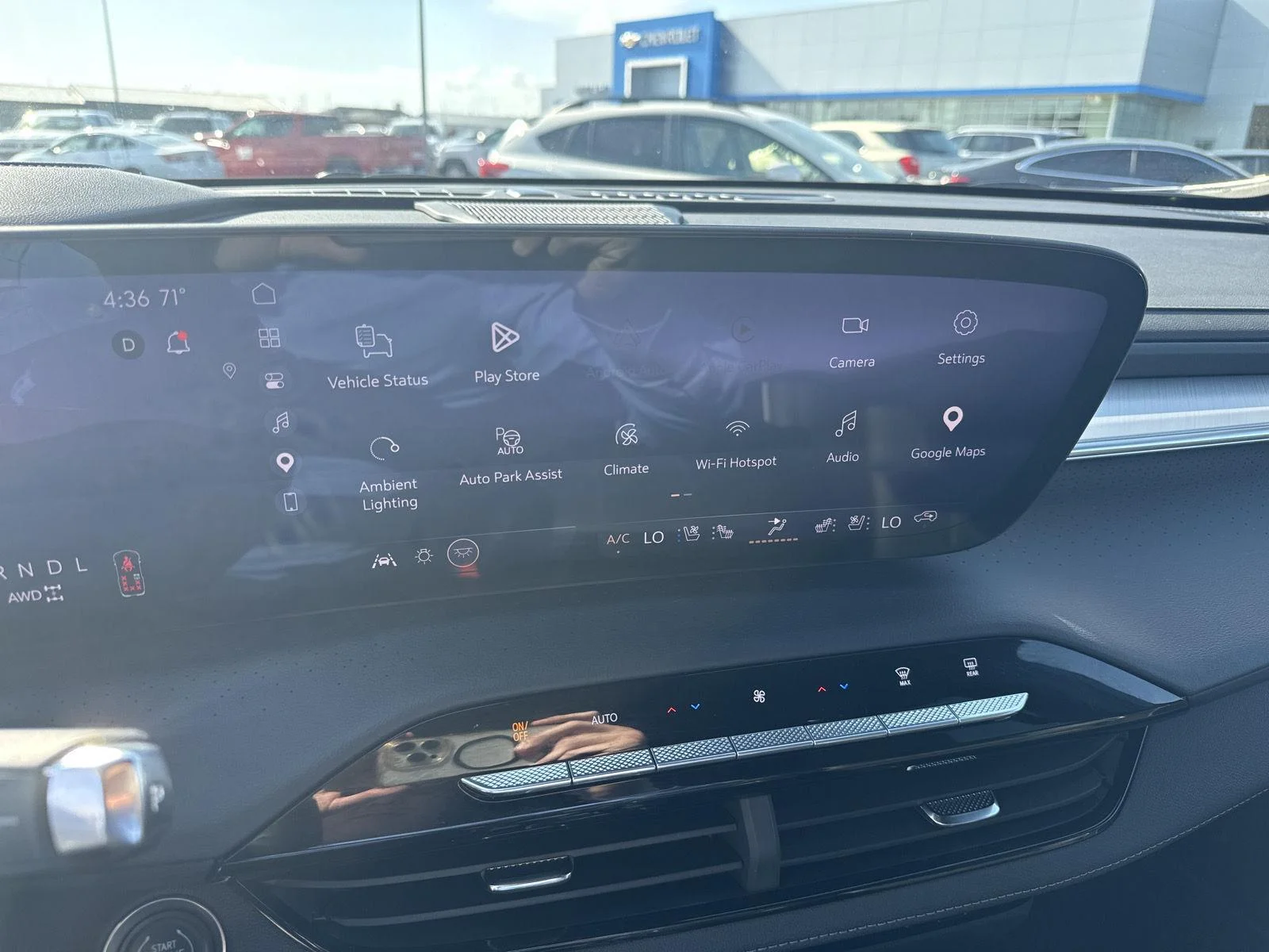 Used 2025 White Frost Tricoat Buick Avenir image 26