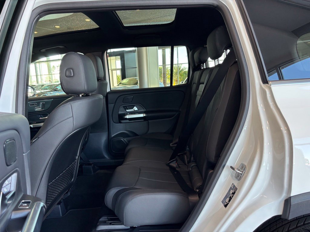 New 2026 Polar White Mercedes-Benz GLB 250 image 20