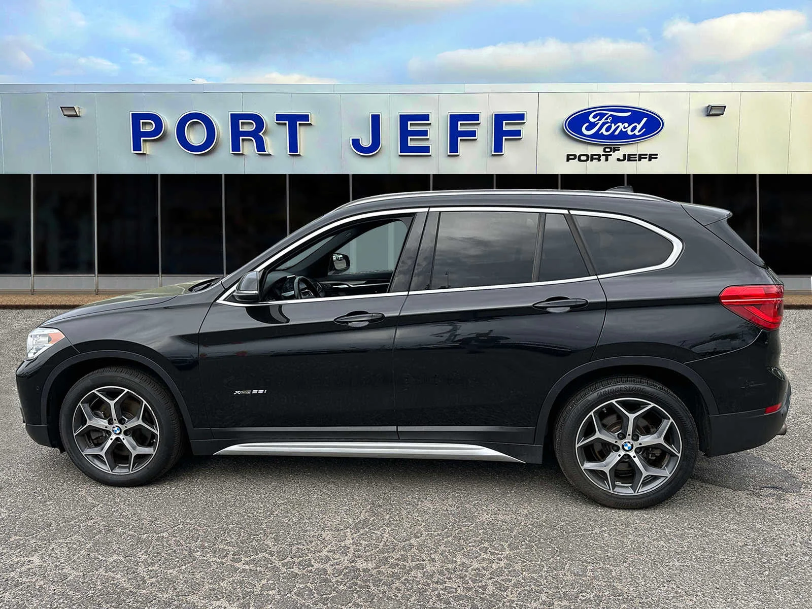 Used 2016 Black Sapphire Metallic BMW xDrive28i image 9
