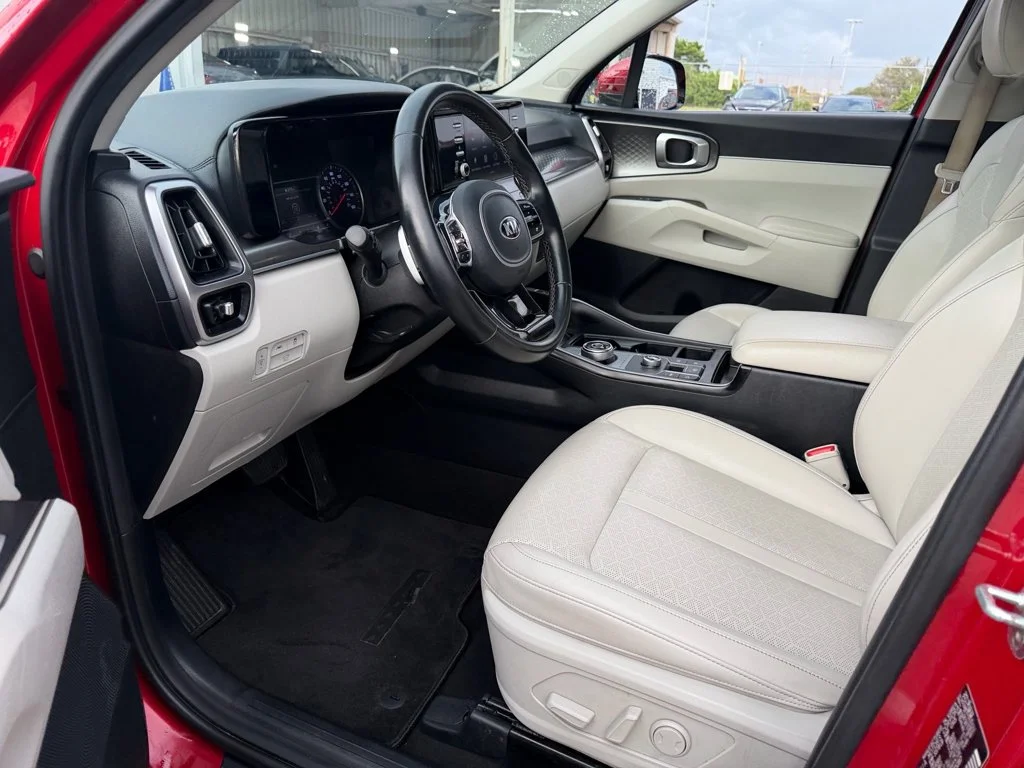 Used 2021 Red Kia EX image 11