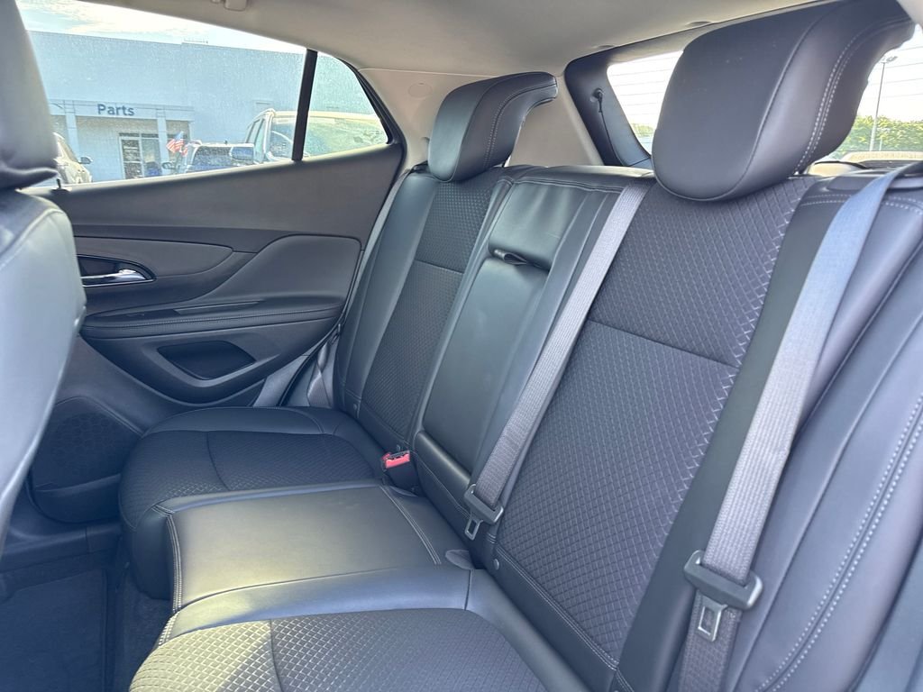 Used 2022 Silver Buick Preferred image 19